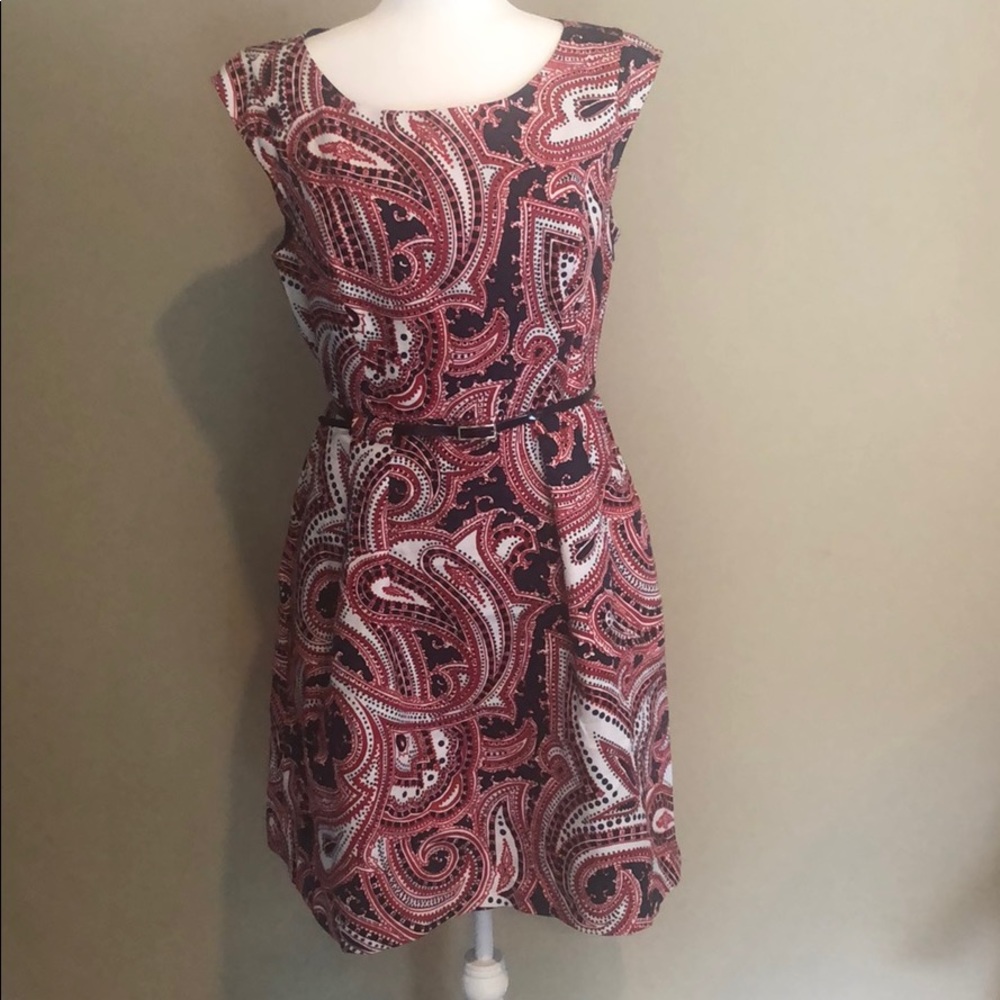 Women’s Sleeveless dress.